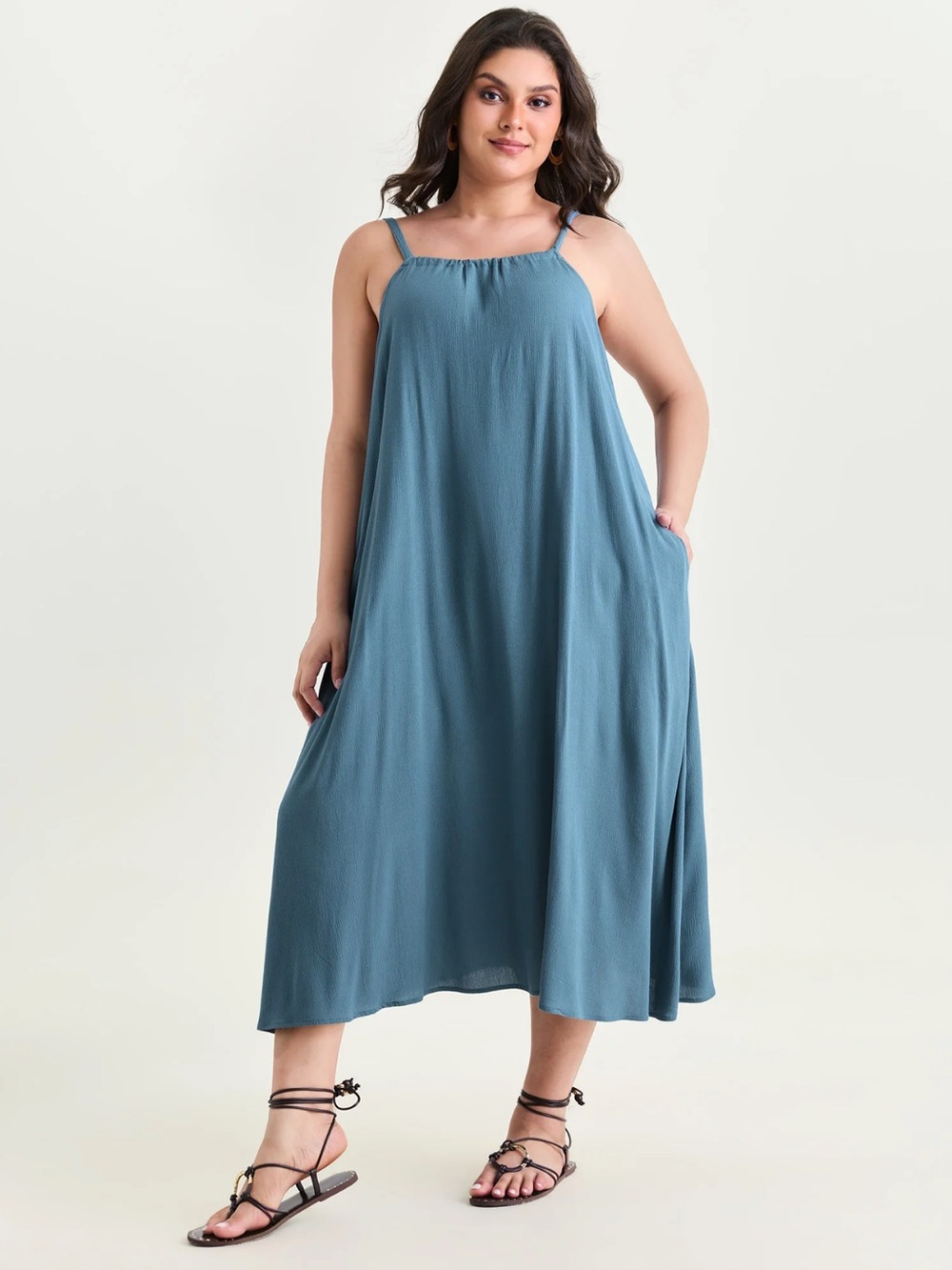 NWT BloomChic Backless Flowy Cami Plain Midi Dress With Pockets in Blue $29.99